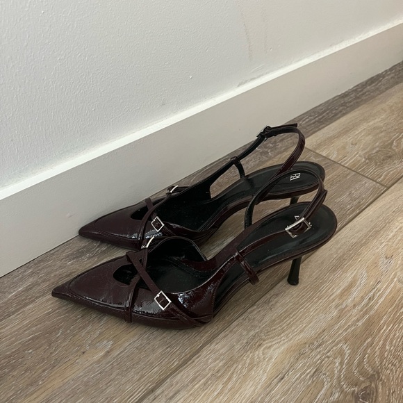 Zara Brown Heels with Strappy Design and Pointed Toe - Picture 2 of 2